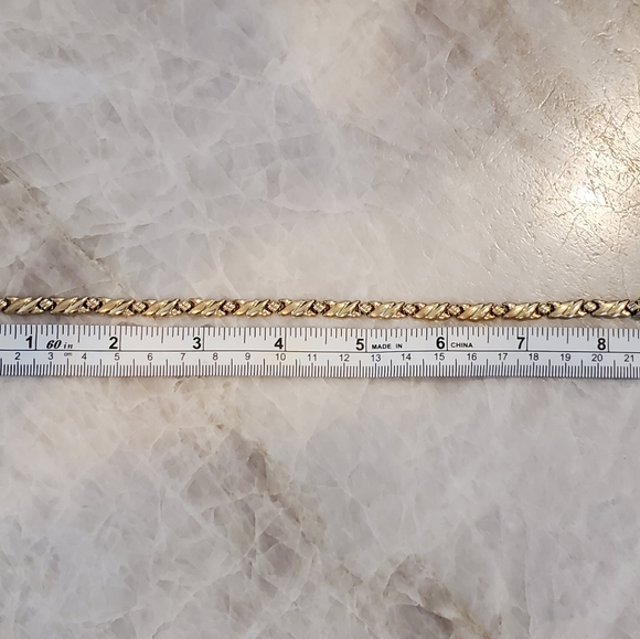 14K gold hugs and kisses xoxo bracet 8.5" long - Picture 4 of 10